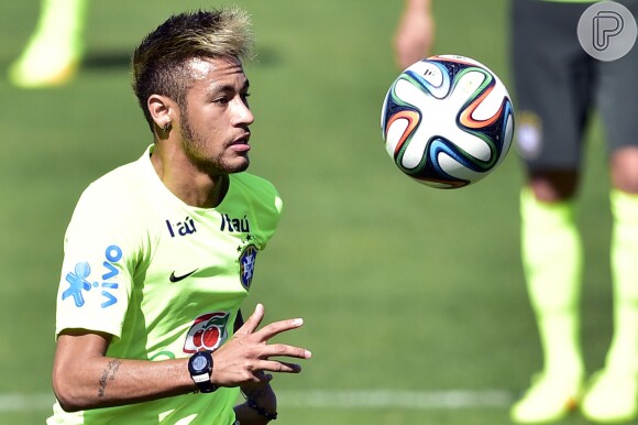Neymar treina na Granja Comary para enfrentar a Colômbia