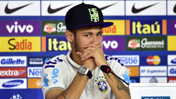 Neymar se sente mais confiante quando está perto da família: 'Fico leve'