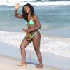 Erika Januza curtiu este domingo, 29 de abril de 2018, na praia da Barra da Tijuca, no Rio de Janeiro