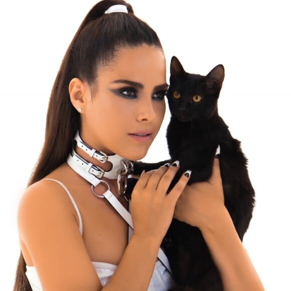 Wanessa voltou a apostar no ritmo pop ao laçar 'Mulher Gato'