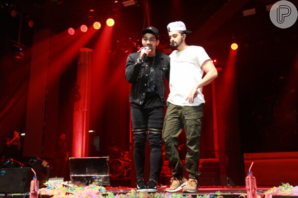 Luan Santana também recebeu o pagodeiro Dilsinho em show da turnê 'X Luan', que marca a sua primeira década de carreira