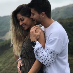 Grávida do primeiro filho com Arthur Aguiar, Mayra Cardi revelou que teve desejo de atemoia