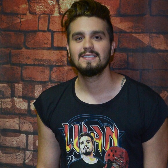 'Nós conversamos sobre isso, mas por enquanto a gente está tranquilo do jeito que está', disse Luan Santana sobre o casamento com Jade Magalhães