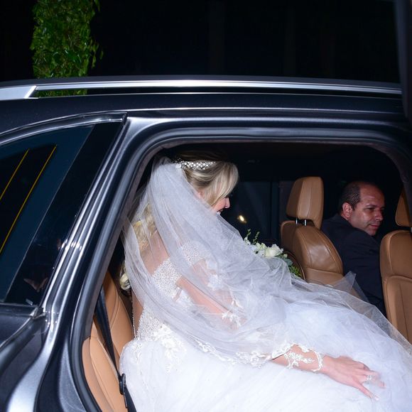 Tata Estaniecki chega para o seu casamento com Julio Cocielo