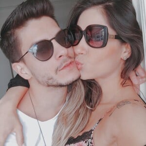 Mayra Cardi declarou-se para Arthur Aguiar e afirmou que ele será 'o melhor pai'