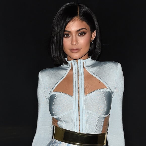 Kylie Jenner afirmou que não sentiu tanta dificuldade nos primeiros dias como mãe