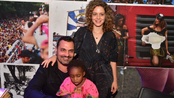 Leandra Leal e a filha, Julia, acompanham Ale Youssef em lançamento de livro