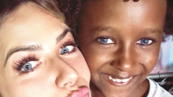 Giovanna Ewbank se encanta com modelo infantil: 'Nosso futuro genro'. Vídeo!