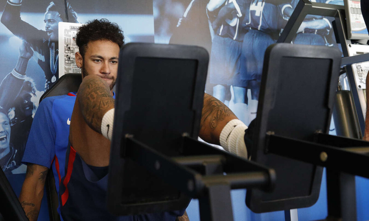 Foto: Neymar Seguirá O Tratamento Para A Lesão No Pé Direito - Purepeople