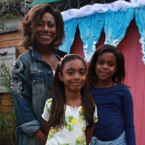 Glória Maria entrega paixão das filhas, Maria e Laura, por Anitta em entrevista neste domingo, 06 de maio de 2018