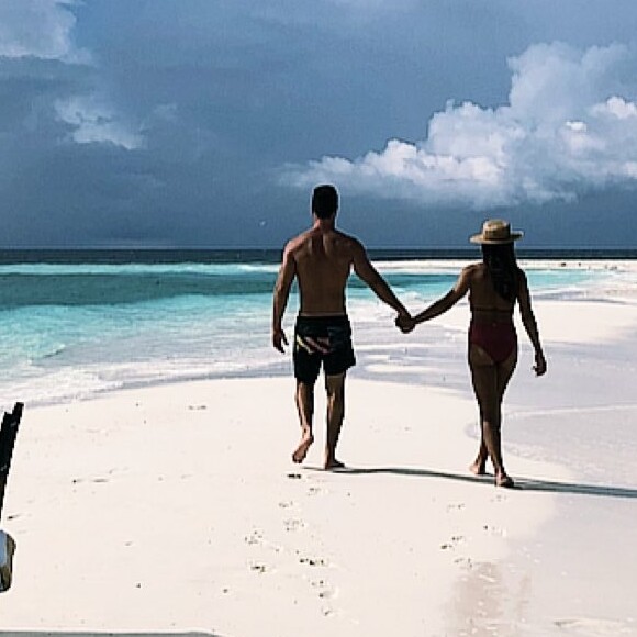 Juliana Paes curte viagem romântica com o marido, Carlos Eduardo Baptista, como mostrou em foto compartilhada neste domingo, dia 06 de maio de 2018