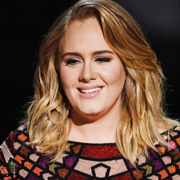 Adele assumiu que estava de ressaca após a comemoração dos 30 anos