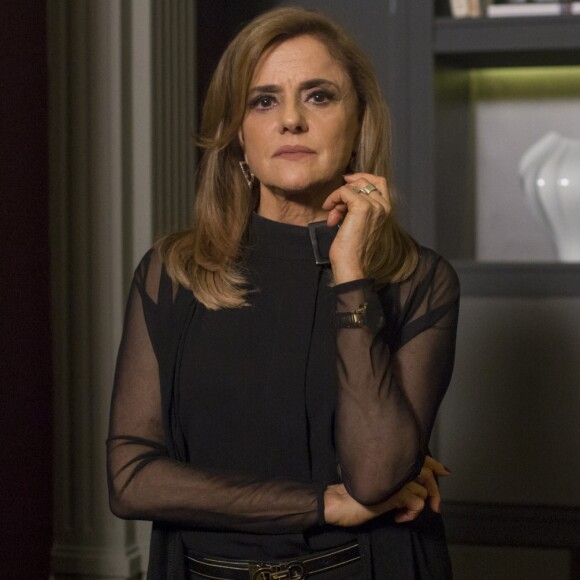 Marieta Severo cogitou abandonar carreira de atriz ao ter que interpretar os maus-tratos de Sophia com Estela (Juliana Caldas), sua filha com nanismo na novela 'O Outro Lado do Paraíso': 'Falei: 'Vou largar a profissão, não quero sofrer ou causar sofrimento'. Foi doloroso, matar foi moleza perto disso'