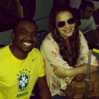 Bruna Marquezine embarca para Fortaleza onde Neymar vai jogar pela Seleção