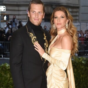 Gisele Bündchen com o marido, Tom Brady, no MET Gala 2018