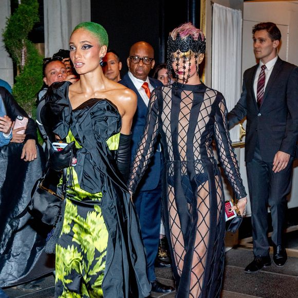 Cara Delevingne e Adwoa Aboah marcaram presença no baile de gala do Mertropolitan Museum of Art