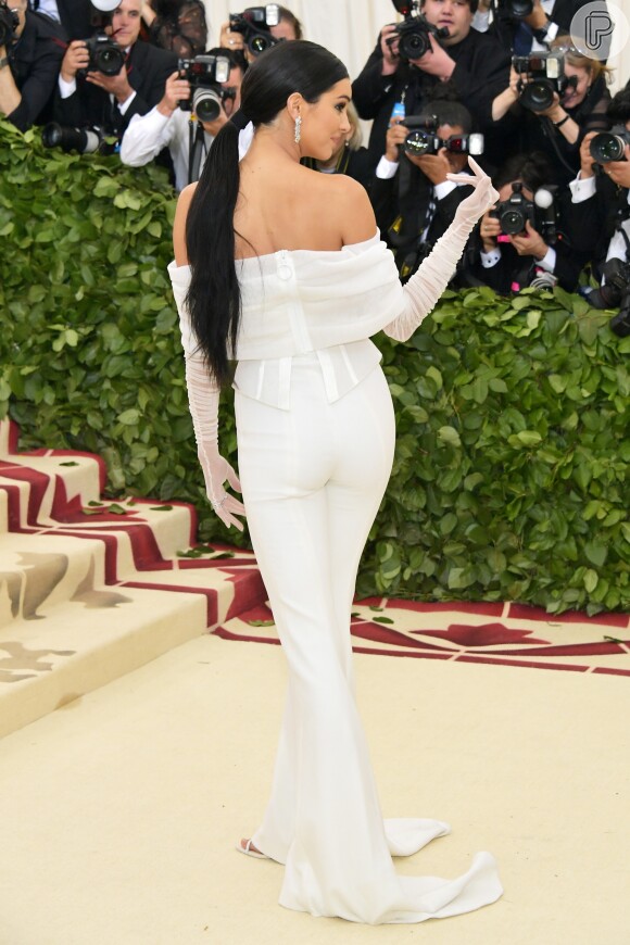 O look de Kendall Jenner fugiu da temática católica do Met Gala 2018