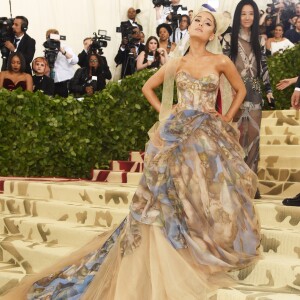 A pintura 'Juízo Final', de Michelangelo, foi reproduzida no vestido usado por Ariana Grande no Met Gala 2018