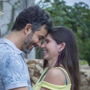 Juvenal (Anderson Di Rizzi) faz as pazes com Desireé (Priscila Assun) no antepenúltimo capítulo da novela 'O Outro Lado do Paraíso'