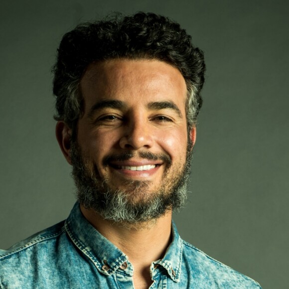 Juvenal (Anderson Di Rizzi) acrescenta a Desireé (Priscila Assun) no antepenúltimo capítulo da novela 'O Outro Lado do Paraíso': 'Você fica morando aqui. A gente casa semana que vem. Não inventa mais. Só te perdoei mais essa vez'