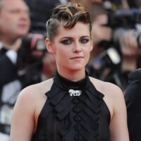 Com look Chanel, Kristen Stewart ousa em penteado no Festival de Cannes. Fotos!