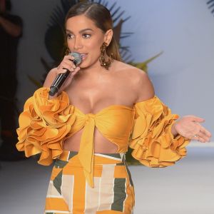 Anitta admitiu ao jornal 'El País' que sofre na carreira musical por ser mulher