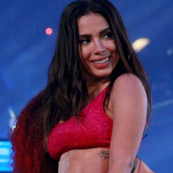 'Quando comecei minha carreira própria muitas pessoas me disseram que isso não funcionaria. Por quê? Por ser mulher? Por saber dançar? Por que eu posso ser inteligente e dançar bem?', questionou Anitta