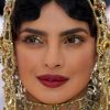 Priyanka Chopra apostou no visual olho e boca tudo na maquiagem durante o Met Gala 2018