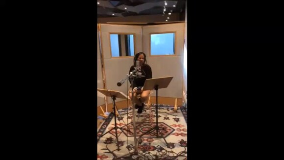 Anitta mostrou os bastidores de gravação do seu DVD infantil nesta quarta-feira, 9 de maio de 2018