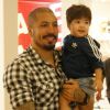 Ex-BBB Fernando Medeiros levou o filho, Lucca, de 2 anos, para fazer trilha