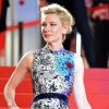 Cate Blanchett usou vestido da coleção Primavera 2018 Mary Katrantzou