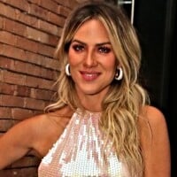 Giovanna Ewbank reprova termo 'filho adotivo': 'A relação é a mesma'