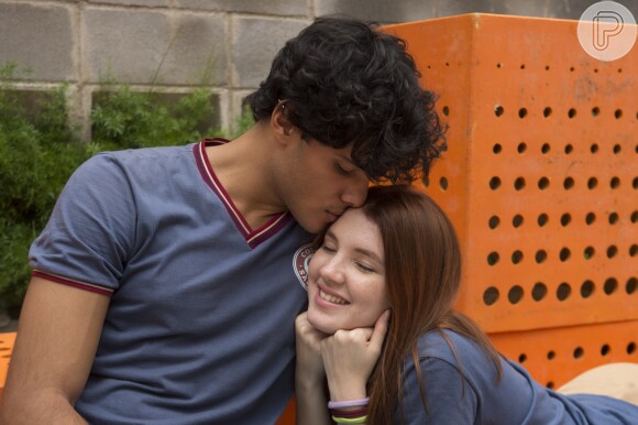 Gabriel Fuentes e Jeniffer Oliveira deram primeiro beijo em 'Malhação' no capítulo que foi ao ar em 27 de março de 2018