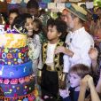 Regina Casé reune amigos, familiares e famosos na festa de cinco anos do filho, Roque