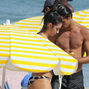 Felipe Simas estava com a mulher, Mariana Uhlmann
