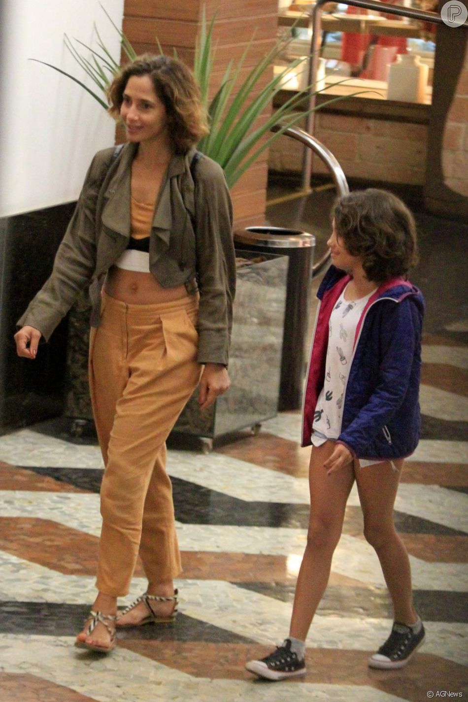 Camila Pitanga é mãe da pequena Antonia, de 9 anos Purepeople Camila Pitanga é mãe da pequena Antonia, de 9 anos Purepeople