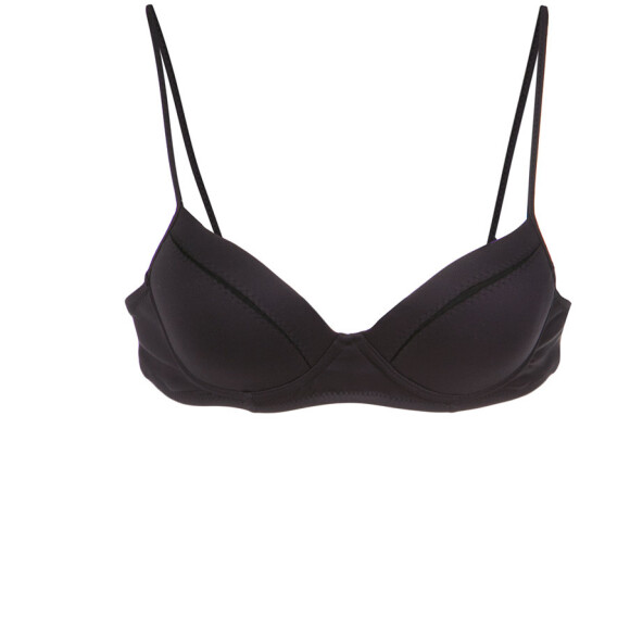 O modelo escolhido por Juliana Paes é da marca Amir Slama e está disponível para venda na Farfetch por R$ 536