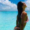 Juliana Paes se despediu das Maldivas com look degradê