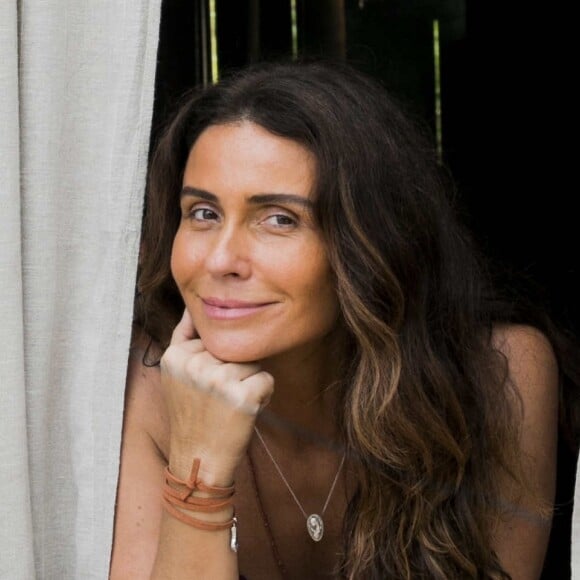 Luzia (Giovanna Antonelli) vai ver sua alegria com o nascimento do terceiro filho durar pouco: ela acredita que o bebê morreu e chega a fazer sepultamento para ele na novela 'Segundo Sol'