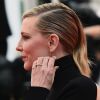 Sem brinco e colar, Cate Blanchett usou anéis da grife Chopard