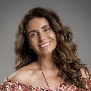 Luzia (Giovanna Antonelli) é presa, foge da cadeia, parte para a Islândia, adota o nome de Ariella e, 18 anos depois, retorna ao Brasil a partir do capítulo de segunda-feira, 21 de maio de 2018 da novela 'Segundo Sol'