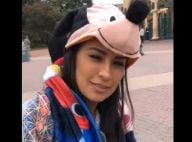 De chapéu do Mickey, cantora Simone curte férias com família na Disney de Paris