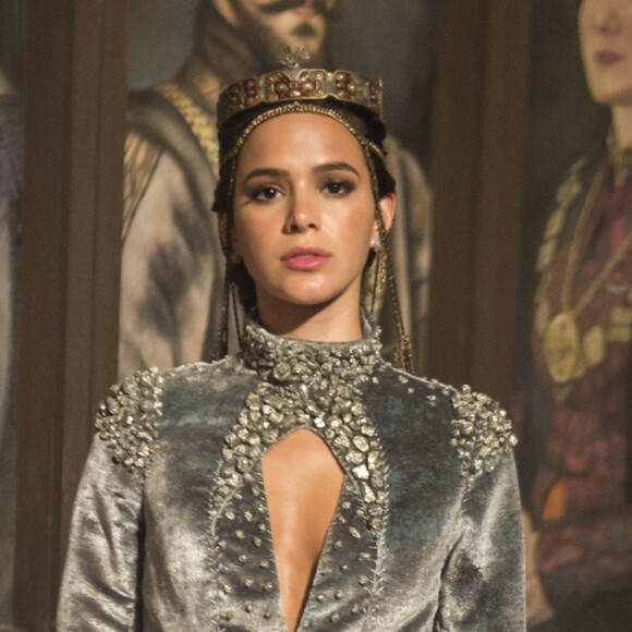 Otávio (Alexandre Borges) é confrontado por Catarina (Bruna Marquezine) nos próximos capítulos da novela 'Deus Salve o Rei', adianta o colunista de TV Daniel Castro nesta quarta-feira, 16 de maio de 2018: 'Você não tinha nada que se meter neste assunto, Otávio!'