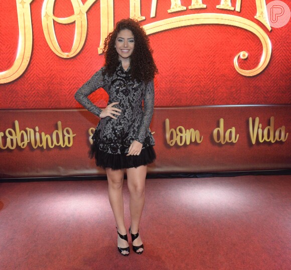 Graciely Junqueira conferiu com o elenco a estreia da novela 'As Aventuras de Poliana', nos estúdios do SBT, em São Paulo