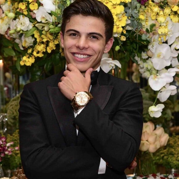 Thomaz Costa negocia com a TV Globo
