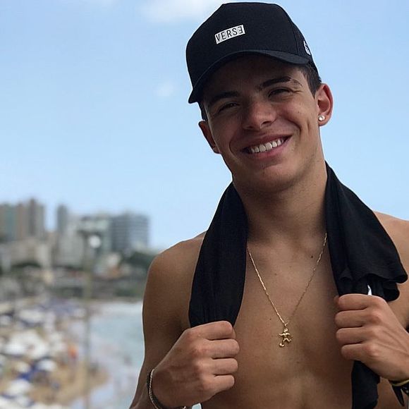 'Ele está em negociações, mas a data de início do projeto ainda não foi estabelecida', disse o representante de Thomaz Costa