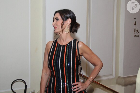 Fátima Bernardes investiu em look elegante para o 3º Jantar 'Sim a Igualdade Racial', realizado no Hotel Belmond Copacabana Palace, na zona sul do Rio de Janeiro, na noite desta quinta-feira, 17 de maio de 2018