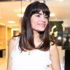 Vanessa Giácomo exibe visual com franjinha em evento de beleza