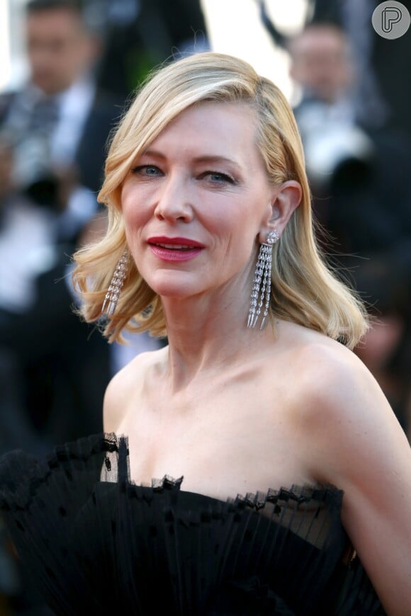 'Sandy [Sandra] Bullock e eu vimos essa esteticista em Nova York, Georgia Louise, e ela dá o que chamamos de 'tratamento facial do pênis'', contou Cate Blanchett à 'Vogue'
