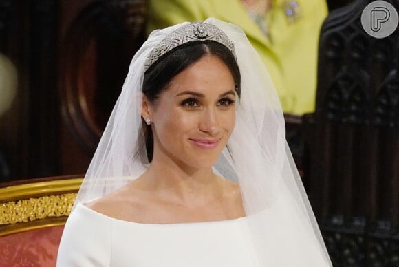 Meghan Markle usa vestido minimalista com véu de 5 metros para casamento com o príncipe Harry, neste sábado, 19 de maio de 2018, em Windsor, na Inglaterra